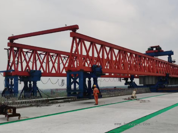 如何選擇**適合自己的架橋機？